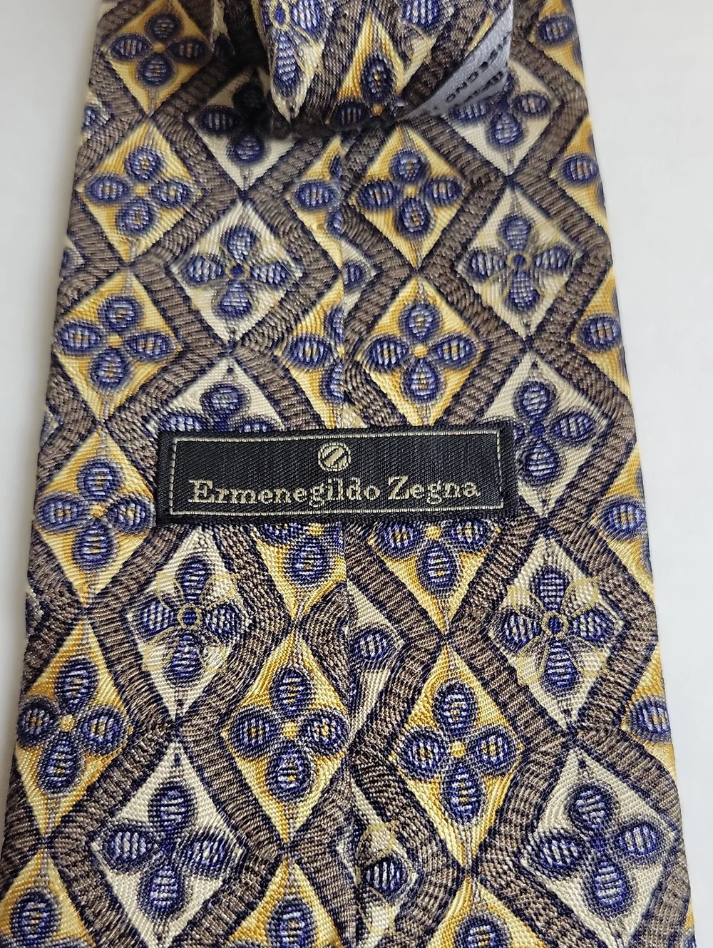 Ermenegildo Zegna Men’s patterned necktie silk classic geometric floral motif